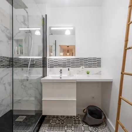 Chic Avec Parking Au Centre-ville Apartment